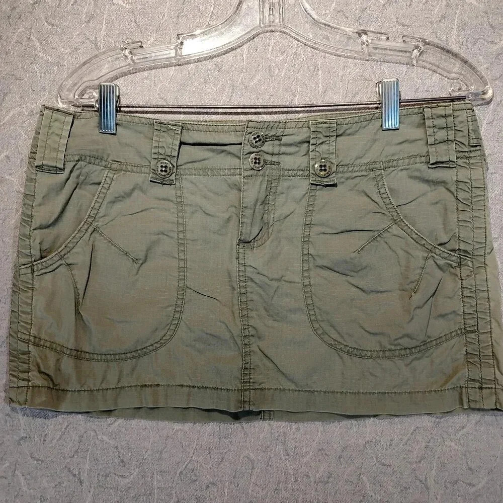 Roxy's Women's Sage Green Ripstop  Mini Skirt 4 Pocket in Size 9